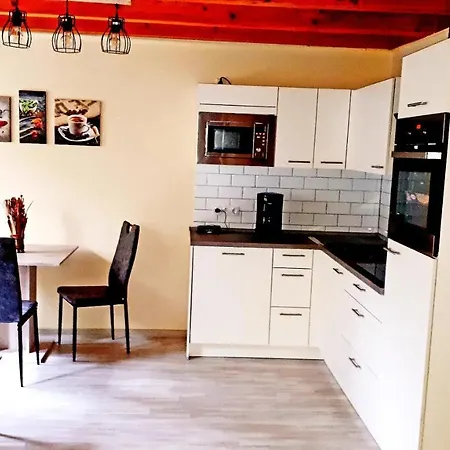 Apartman Staar *