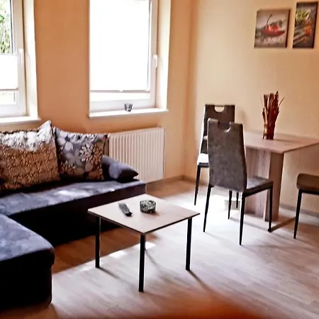 Apartment Staar *